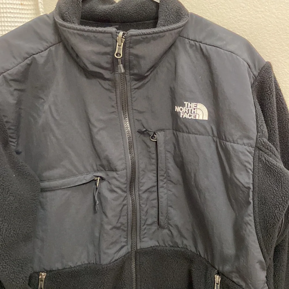 Men’s The North Face black fleece zip up jacket. Polartec recycled. Size medium.